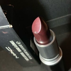 NEW MAC LIPSTICK “Powerhouse” Matte Lipstick
